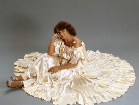 Imca Marina zingt op het nog onbekende eiland Ibiza in 1980