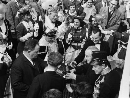 Cees zoekt goede vriendin Ina Kaptein Deel 2