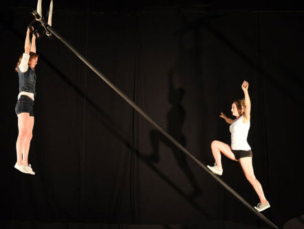 Acrobate Zinzi Oegema van Common Ground