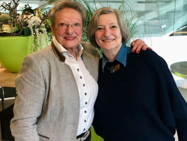 Hanny Frederiks zoekt kinderen van Willy Noach