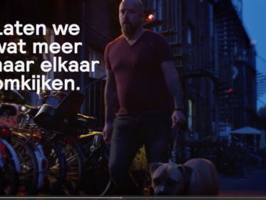 Laten we wat meer naar elkaar omkijken met de kerst