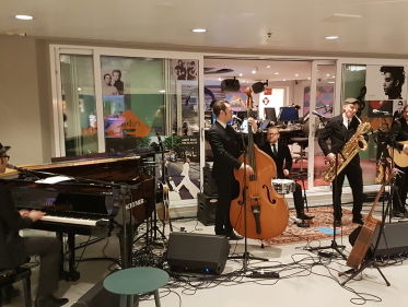 The Bentleys live in Volgspot (2)