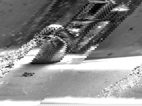 HZD: Draait water echt altijd rechtsom het afvoerputje in?