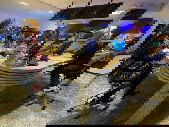 Wat doen Karin Bloemen en Cor Bakker in deze tijd?