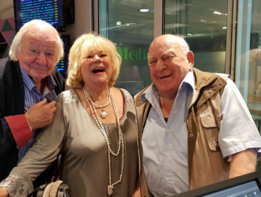 Gast: Bassie en Adriaan