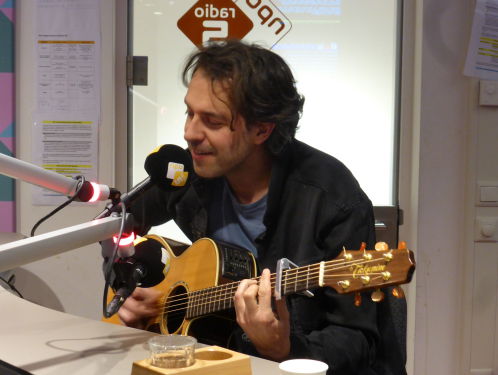 Naar wie is zanger Lennaert Maes genoemd?