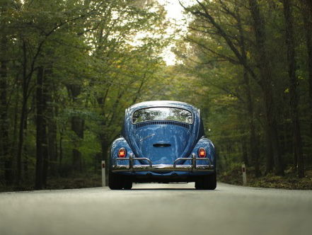 De wasmachine en de auto komen de gezinnen binnen