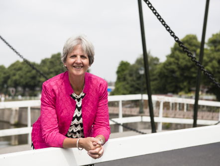 Manon Vanderkaa over waardig ouder worden en het 'Zilveren Pact'