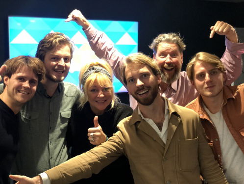 Dandelion is te gast in De MAX! en speelt live + gesprek!