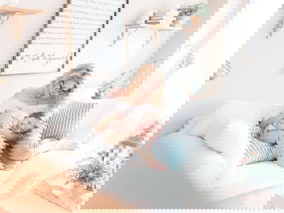 Op schoot bij je moeder