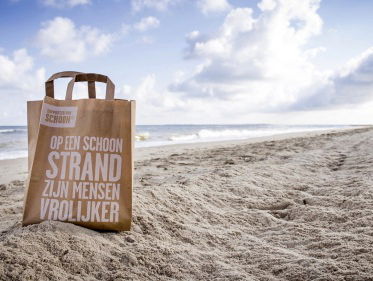 Beach Cleanup Tour zorgt voor een strand met alleen zand