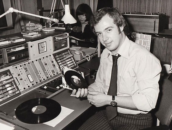 Edvard Niessing viert 50 jaar op de radio