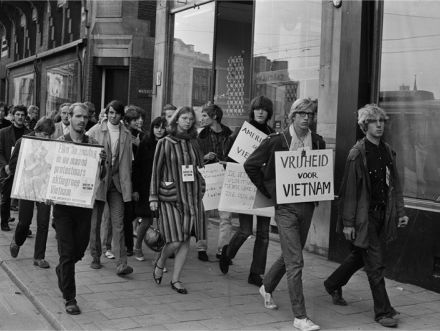 Vietnam demonstraties in Amsterdam & Den Haag in 1968