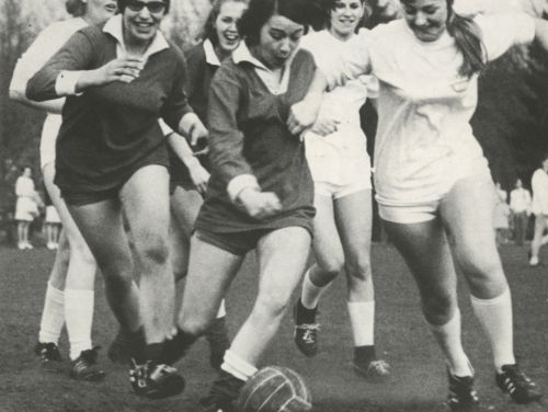 Morgen is de Women's March in Den Haag wij spraken Laila Ait Baali