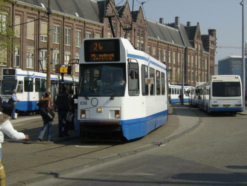 Tram 24 na 14 jaar weer terug in Ferdinand Bolstraat