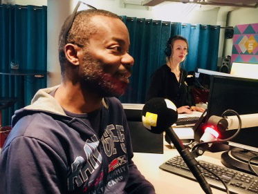 Dennis Chandler zoekt zijn voormalige pleegouders - 1