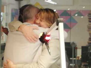 Terug: Carolien Pelders zoekt halfbroer Robert van de Pas