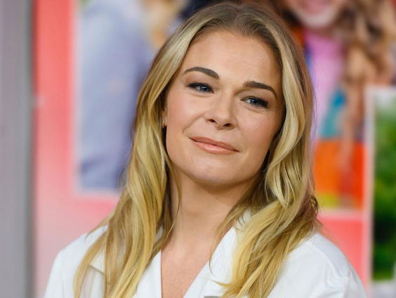 Country Roads: LeAnn Rimes