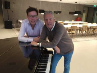 Jan Rietman op zoek naar luisteraar om stemweek te openen