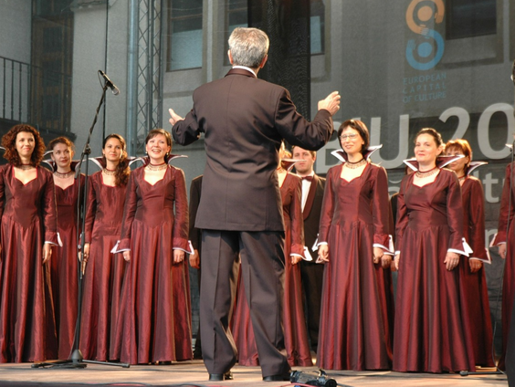 Koren mogen weer zingen