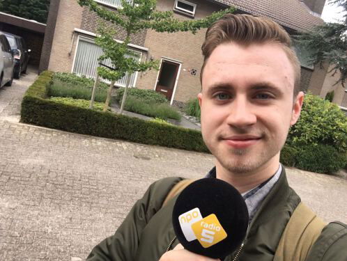 Leonie Meijer over haar gitaar en Joerie staat in Waalwijk voor de Bovenste Beste Buren!