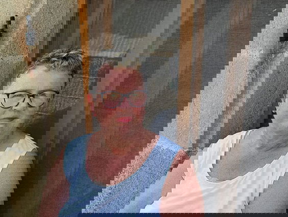 VakantieVerslaggever Bep slaapt in een varkensstal