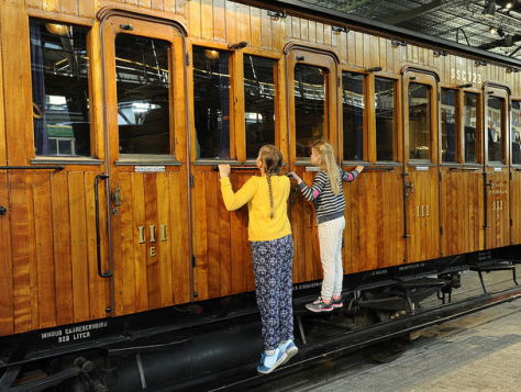 Spoorwegmuseum ontvangt laatste NS dieseltrein de 'Buffel'