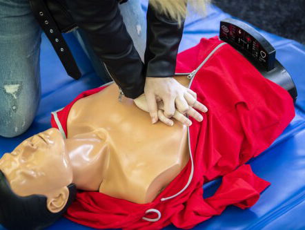 Hartreanimatie Stichtse Vecht luidt noodklok: verleng reanimatiecertificaat