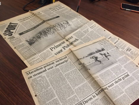 de oude sportkranten kwamen uit de doos bij sport deskundige Jules van der Wardt