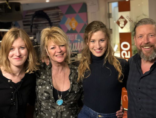 De tweeling zusjes Clean Pete geven een Concertgebouw-voorproefje.