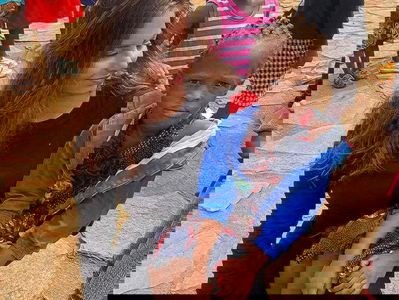 Aygün (20) ging naar Oeganda om weeskinderen te helpen en wilt nu een eigen weeshuis beginnen