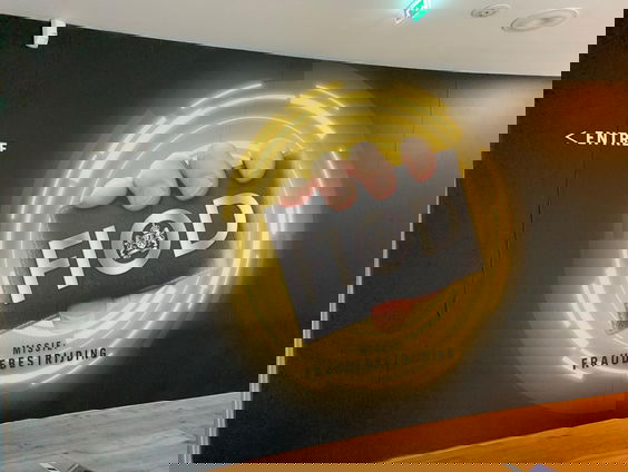 Reporter Camille stapt via escaperoom in de sporen van een echte FIOD- rechercheur!