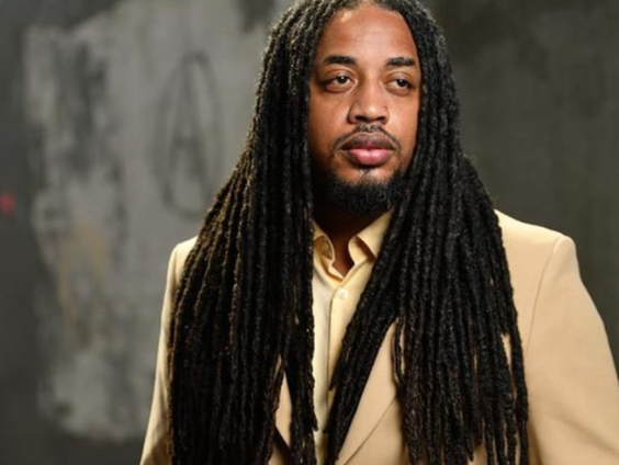 Woordkunstenaar Y.M.P: ''Als ik de boeken van James Baldwin vroeger had gelezen had ik andere keuzes gemaakt''