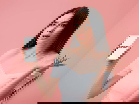 Dilemma Dinsdag: “Je crush berichten met een hele slechte openingszin of je ex een bericht sturen dat je hem/haar terug wilt?