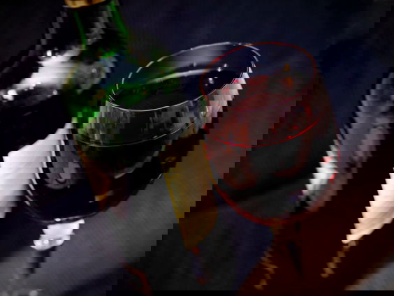 Daten tijdens corona, hoe doe je dat? Zafanja zocht het uit