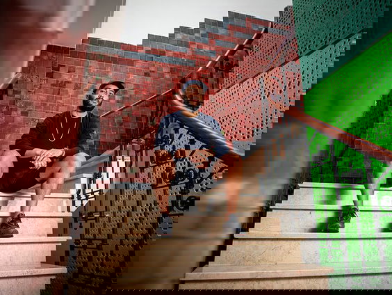 De Rotterdamse Marwan wint fotoprijs met zijn fotoserie over alleenstaande vaders