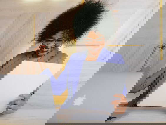 Zafanja is benieuwd hoe Wrokko bi-culturele jongeren aan hun droombaan helpt.