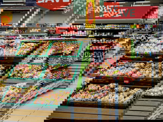 Yassine zet zich in om rugklachten bij vakkenvullers te voorkomen