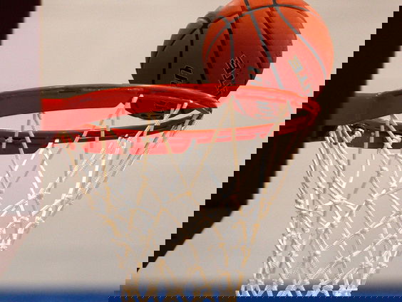 Basketbal prof en je ook inzetten voor de buurt?