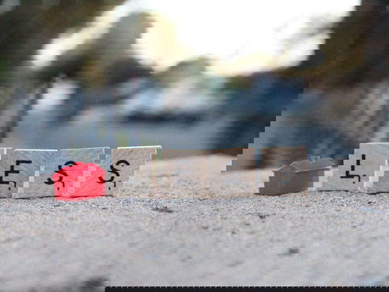 Straatconsulaat verzet zich tegen de sluiting van de Corona noodopvang voor daklozen