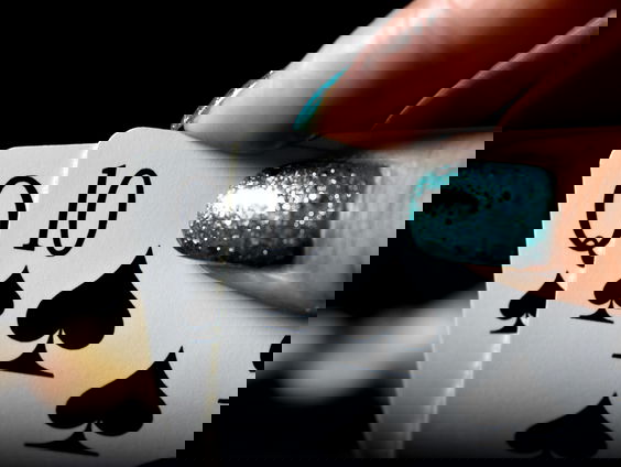 Dankzij Indy (23) is er nu een gendervrij kaartspel voor de volgende generatie