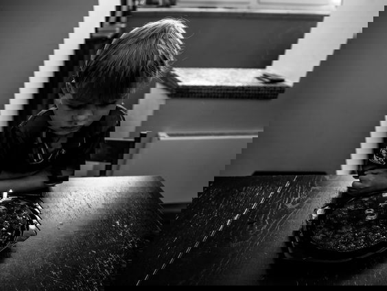 Daniëlle van Stichting Lotje: "Hier wonen 4 kinderen en er staat maar 1 bed."