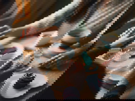 Report Camille: "Wie betaald de eerste date?"