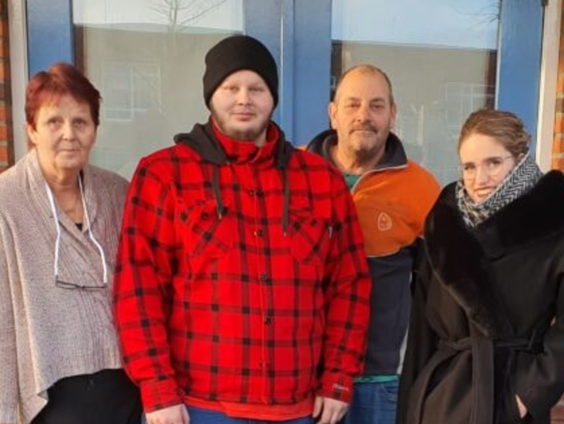 Roly: ''Ik had het vroeger ook niet heel breed, daarom probeer ik nu iets terug te doen''