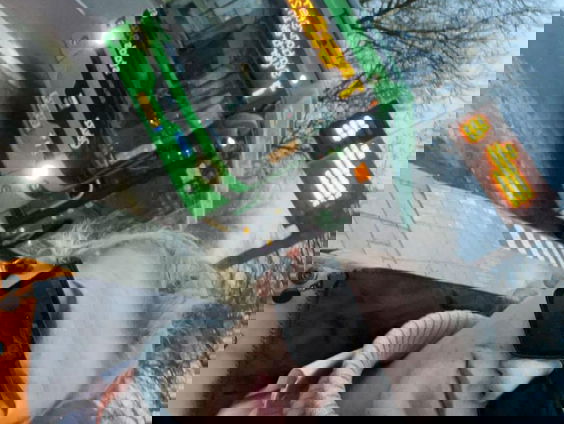 Joëlla maakt tiktoks over haar werk als buschauffeur!