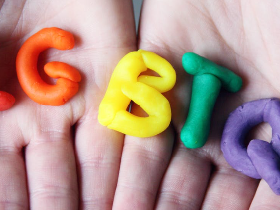 Justin: ''Er is nog te véél onbegrip. Daarom is Paarse Vrijdag zo belangrijk voor mij''