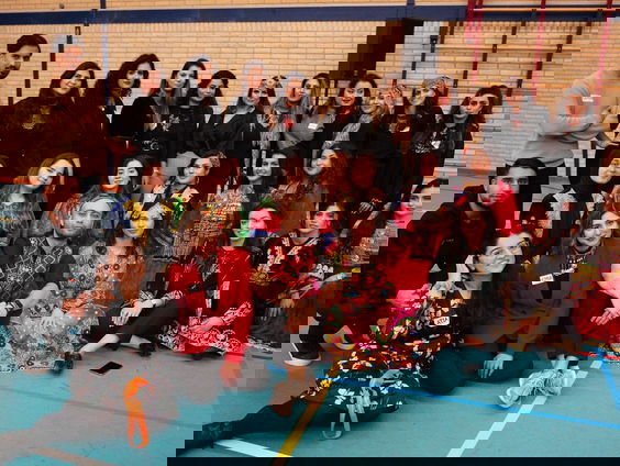 Elaha (24) is een activiteitengroep begonnen voor vluchtelingen uit Afghanistan!