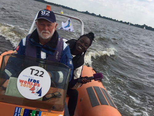 Reporter Vanessa gaat in zee met vreemde mannen