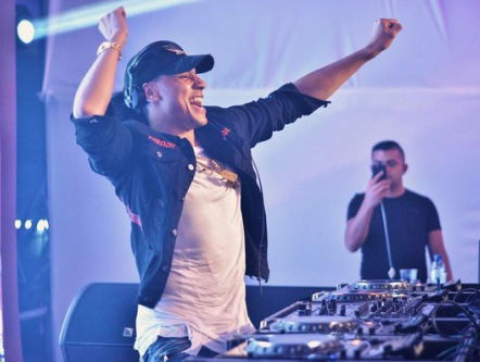 Freddy Moreira primeurt internationale track 'Mood For Lovin' in Nandoleaks!