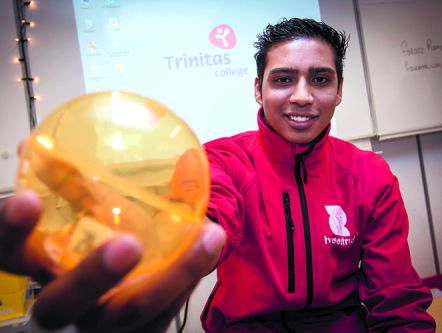 Faraaz vertelt wat voor heftige dingen Stichting tweestrijd tegen komt